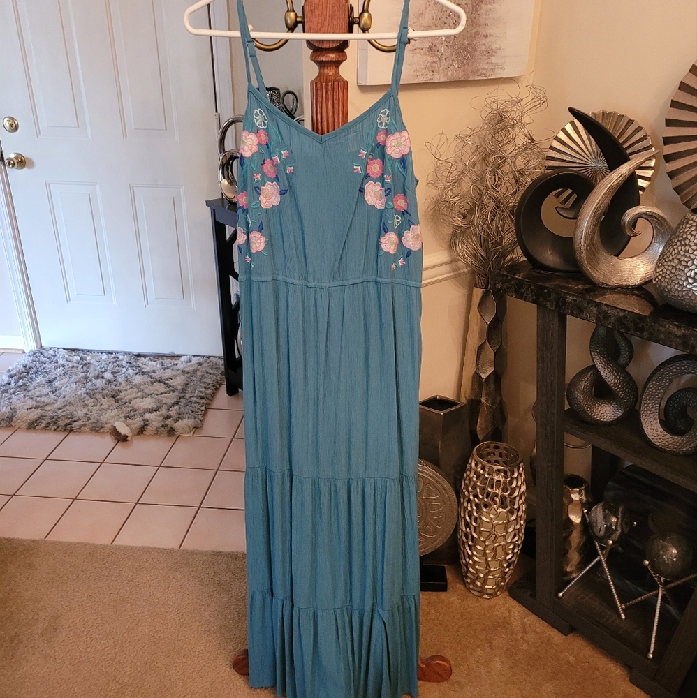 Kelly Renee Maxi Dress in Size Extra Large